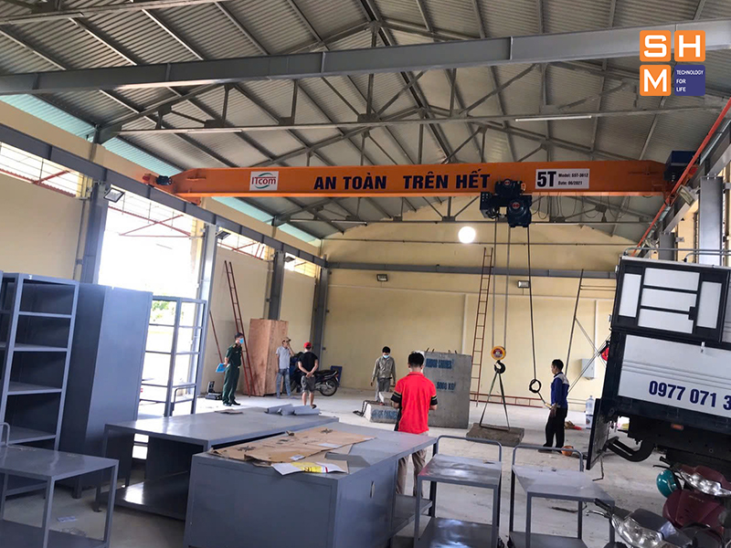 Pa lăng dùng tay bấm điều khiển liền dây