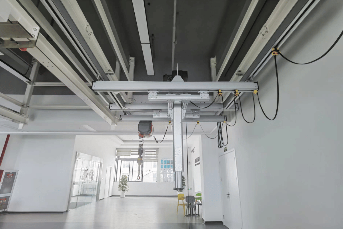 Pa lăng dùng trong phòng sạch nhà máy dược phẩm