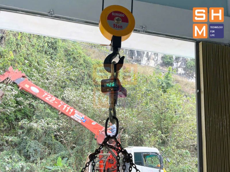 Test nâng chuẩn tải 5 tấn