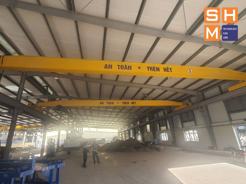 cầu trục dầm đơn 2 tấn do SHM lắp đặt tại xưởng cơ khí tại Hà Nội