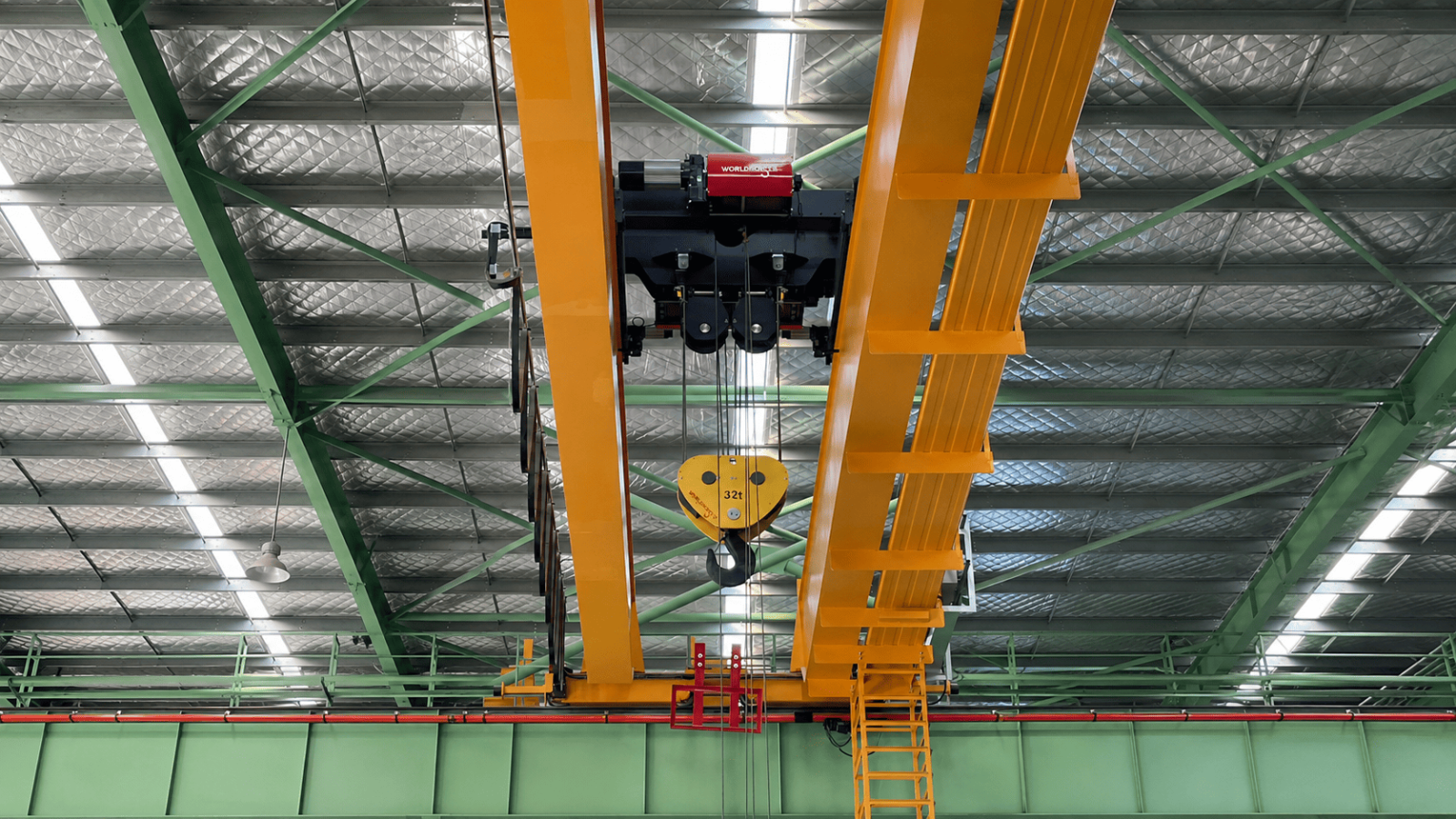 pa-lang-worldhoists-tren-cau-truc-nha-xuong