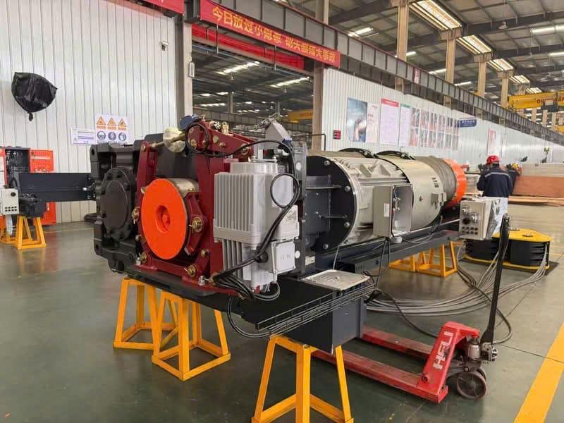 Xử lý pa lăng nâng chậm